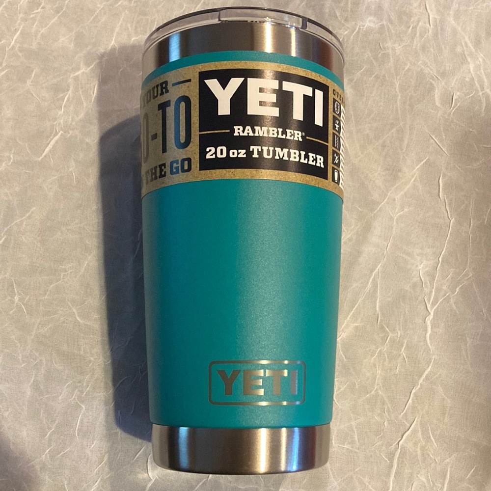 Yeti Rambler 20 oz Tumbler in Aquifer Blue